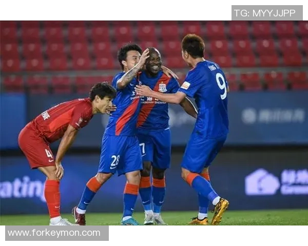 上港与申花激战正酣精彩比赛直播全程回顾与精彩瞬间分析